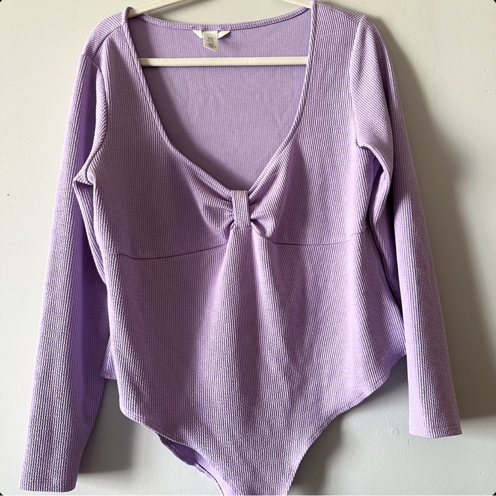 H&M purple ribbed bodysuit